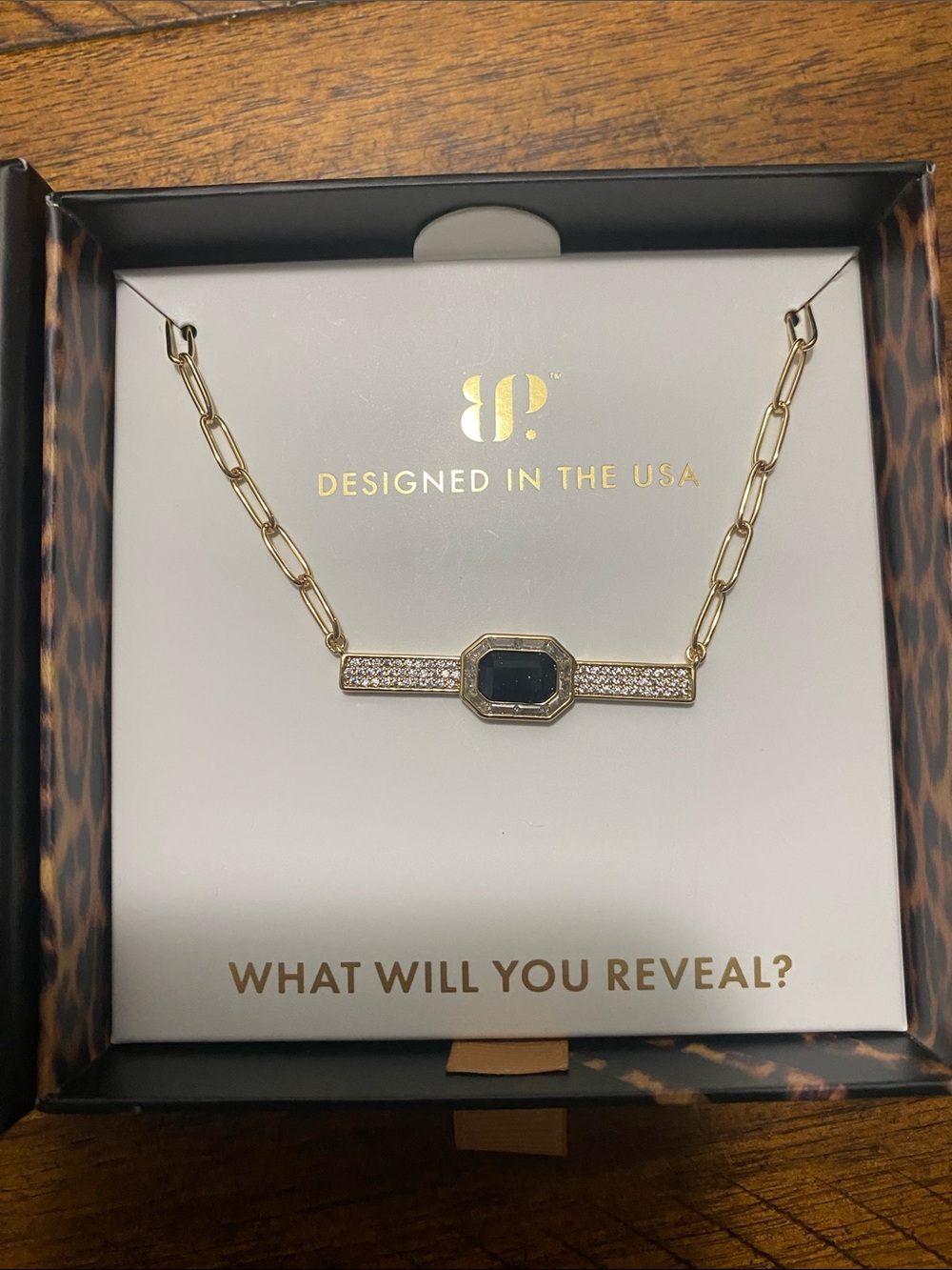 Bomb Party Untamed Necklace - Onyx Sandstone - Gold Plating - Edge Aligned